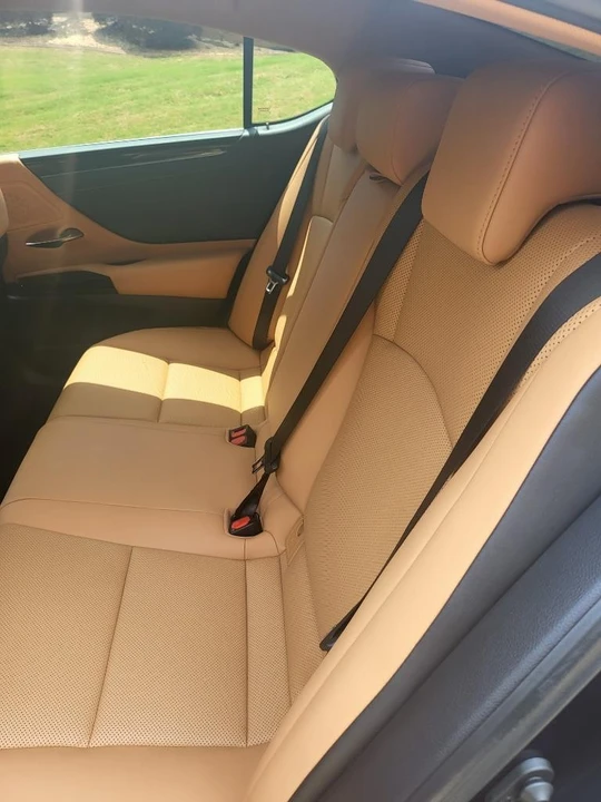 2022 Lexus ES 7th Gen - Image 22 of 27