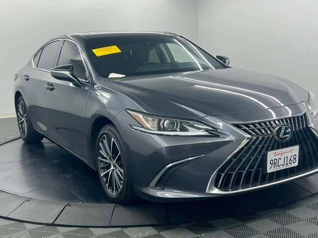 2022 Lexus ES 7th Gen - Image 2 of 11