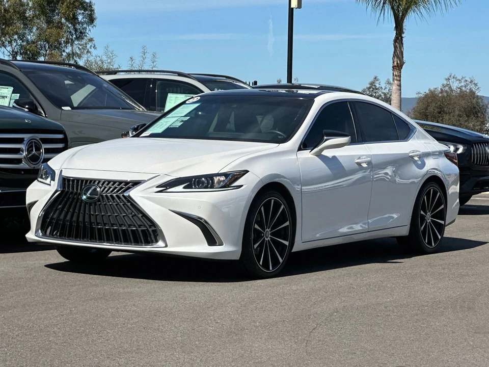 2022 Lexus ES 7th Gen - Image 7 of 21