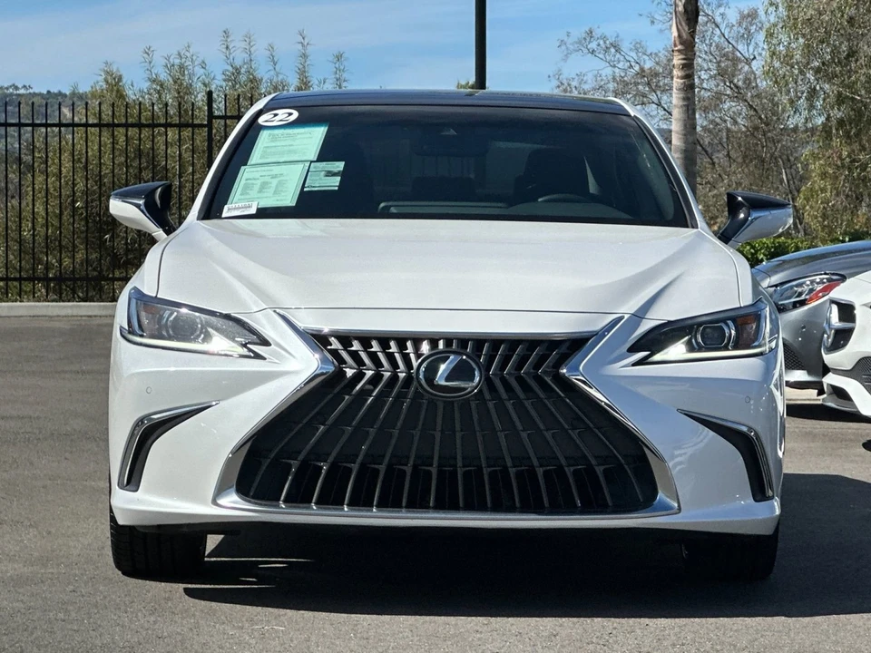 2022 Lexus ES 7th Gen - Image 8 of 21