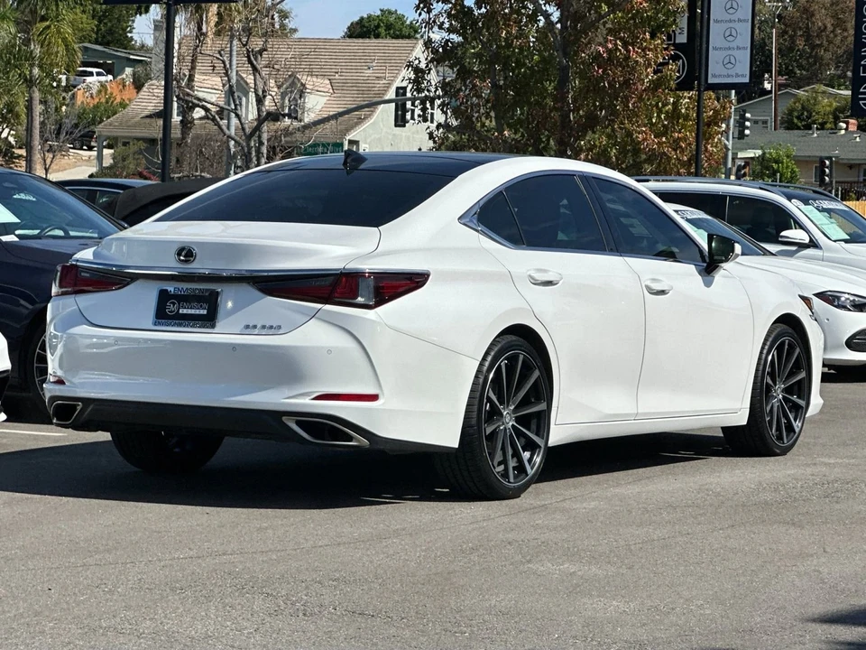 2022 Lexus ES 7th Gen - Image 3 of 12