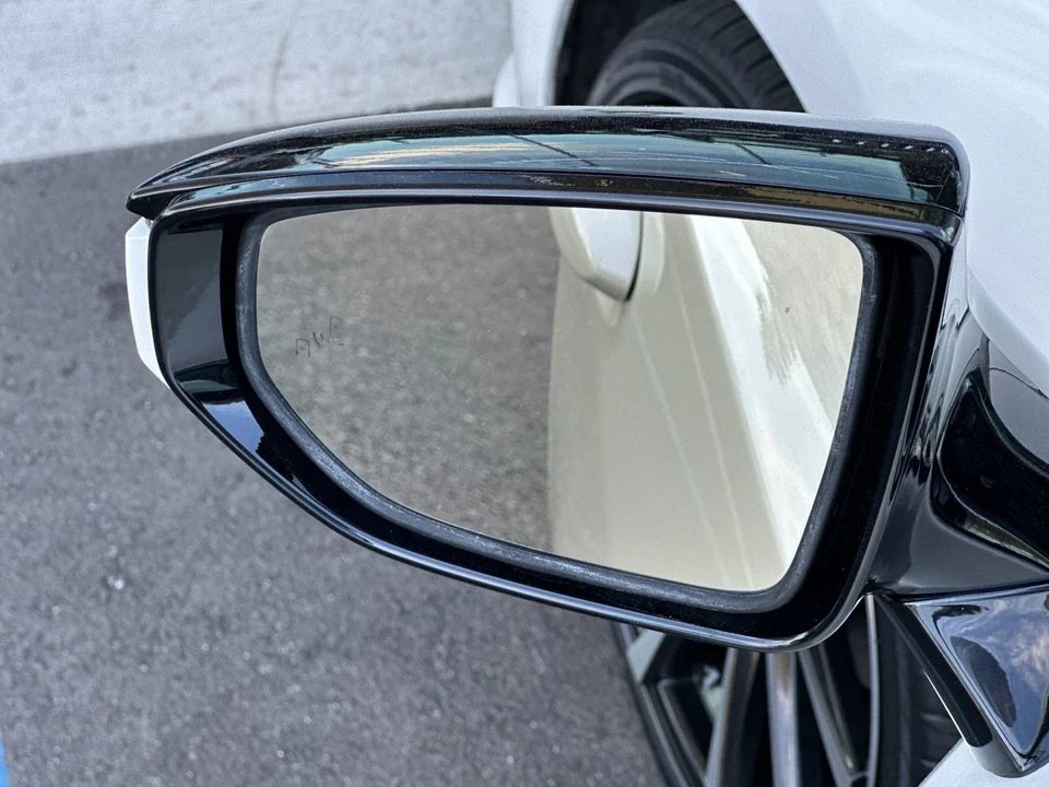 2022 Lexus ES 7th Gen - Image 9 of 21