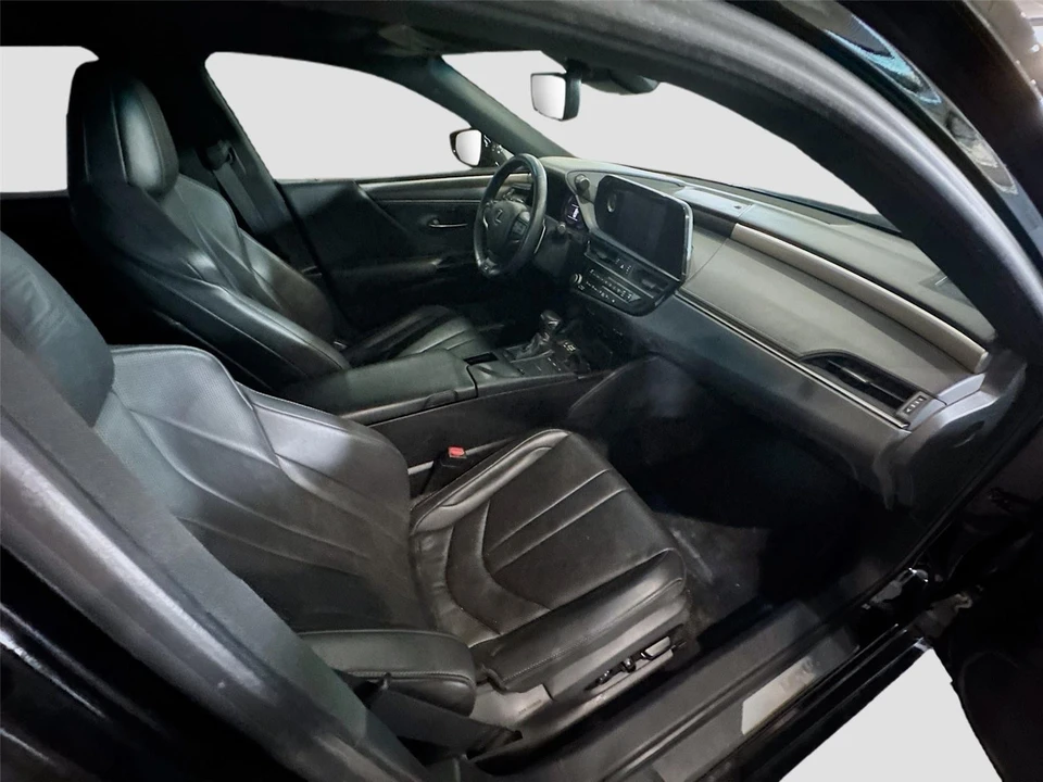 2022 Lexus ES 7th Gen - Image 15 of 16