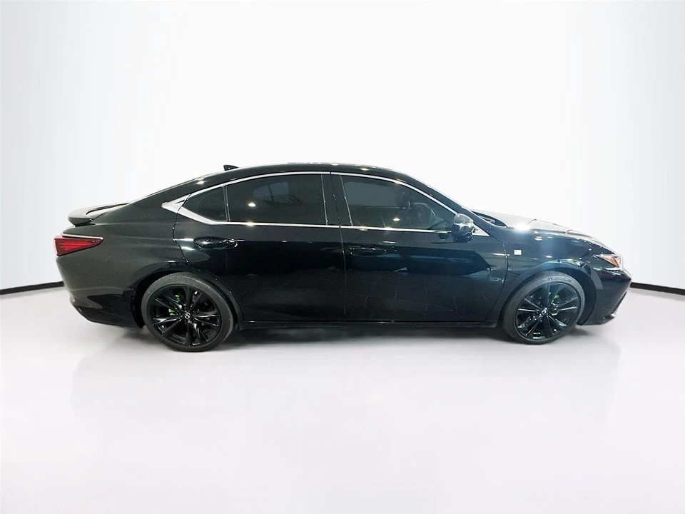 2022 Lexus ES 7th Gen - Image 10 of 16