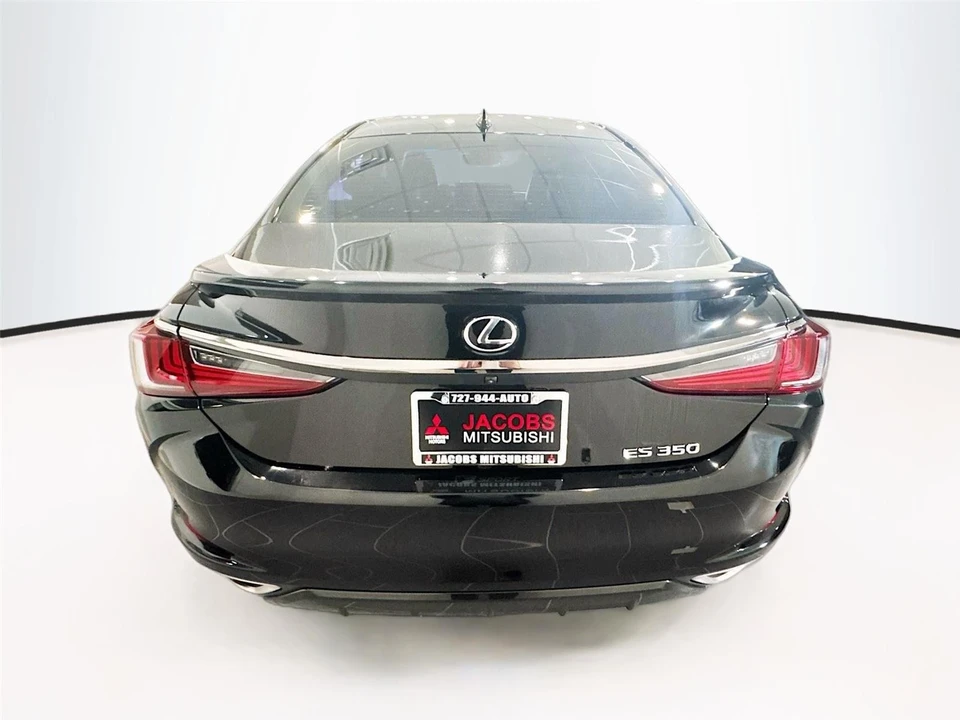 2022 Lexus ES 7th Gen - Image 6 of 16