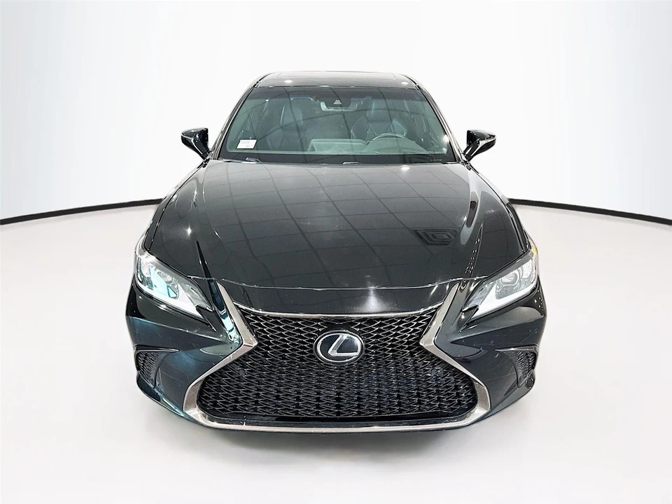 2022 Lexus ES 7th Gen - Image 2 of 16