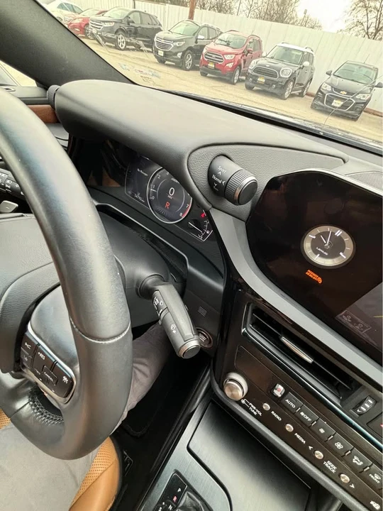 2022 Lexus ES 7th Gen - Image 8 of 14
