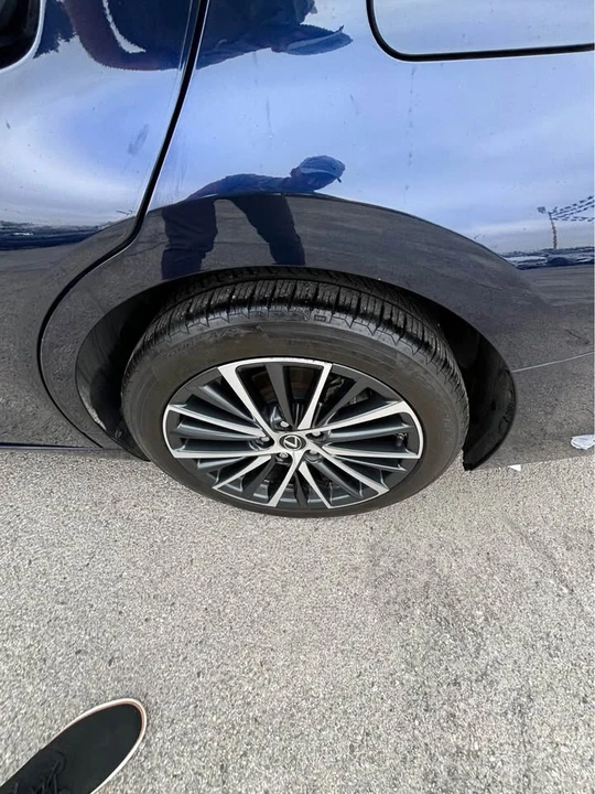 2022 Lexus ES 7th Gen - Image 7 of 14