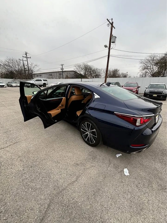2022 Lexus ES 7th Gen - Image 5 of 14