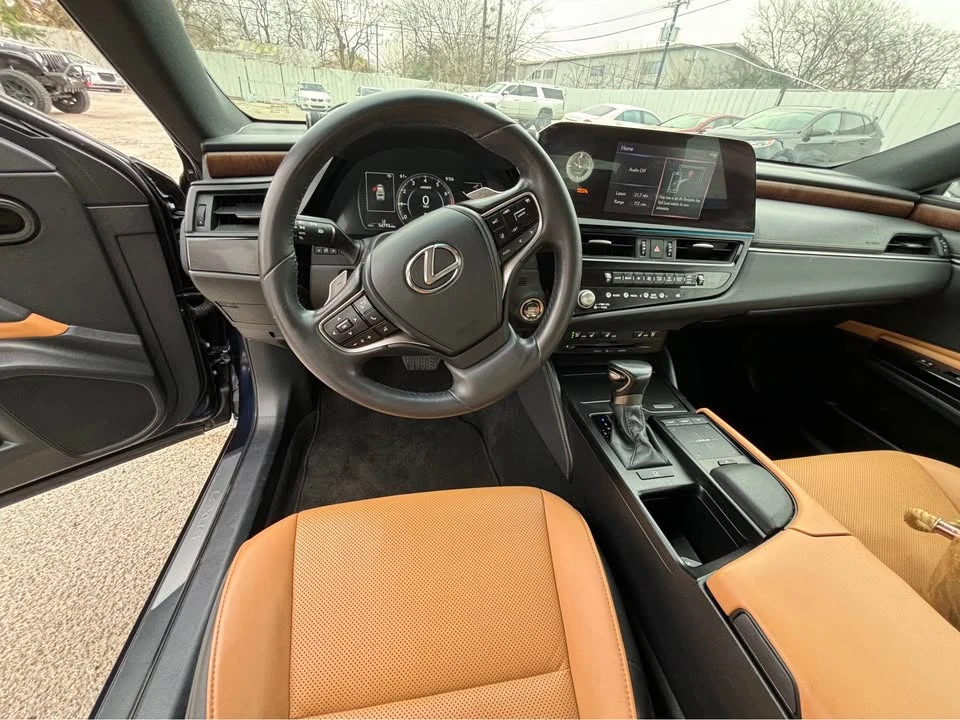 2022 Lexus ES 7th Gen - Image 10 of 14