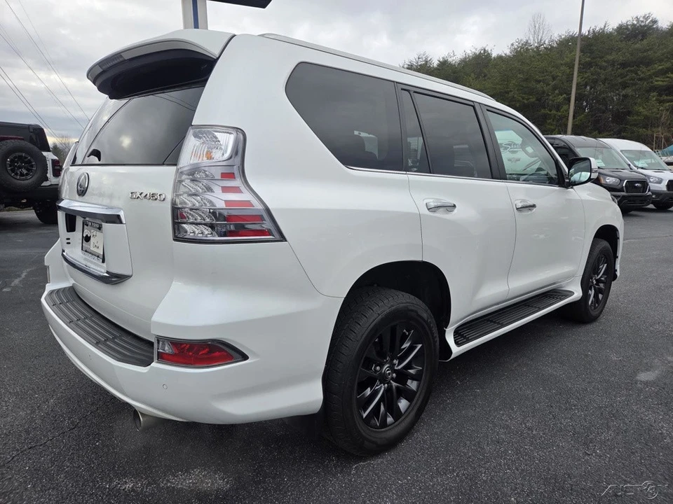 2022 Lexus GX 2nd Gen - Image 15 of 21
