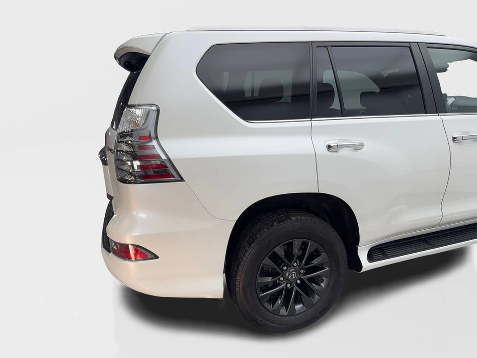 2022 Lexus GX 2nd Gen - Image 16 of 21