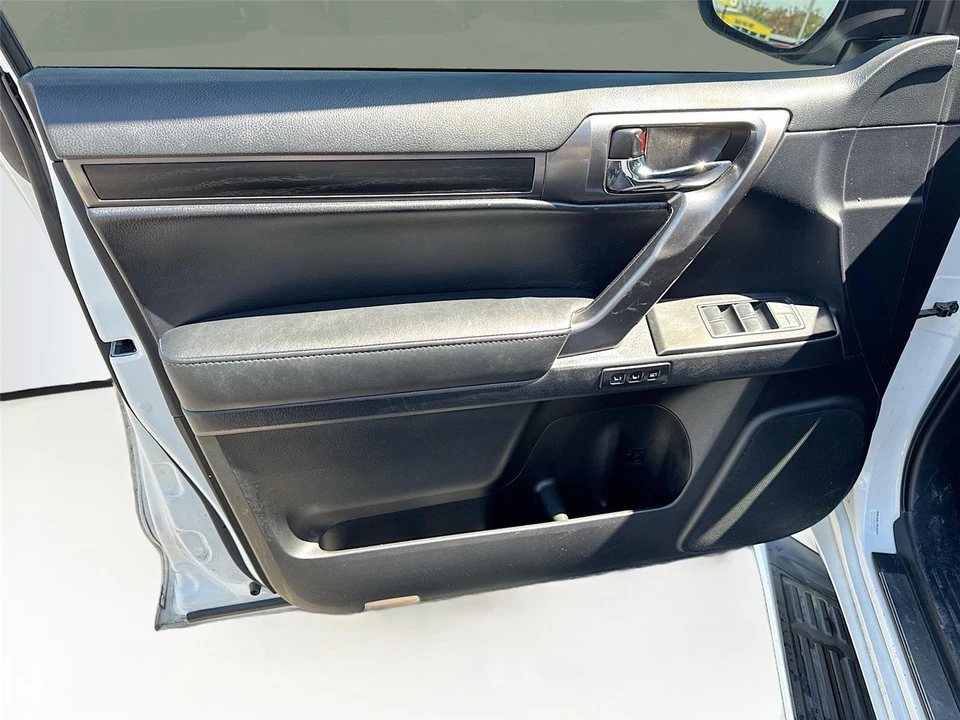 2022 Lexus GX 2nd Gen - Image 9 of 16
