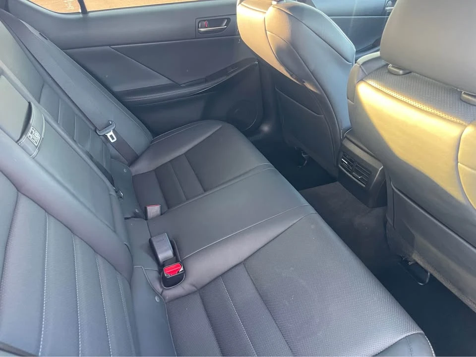 2022 Lexus IS 3rd Gen - Image 9 of 12