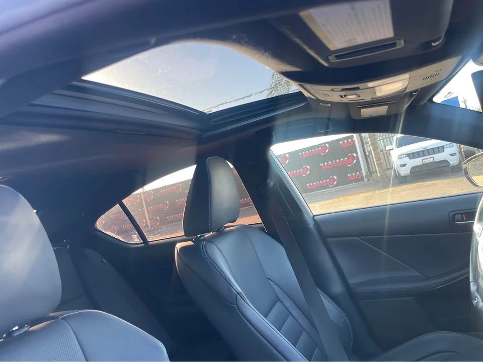 2022 Lexus IS 3rd Gen - Image 11 of 12