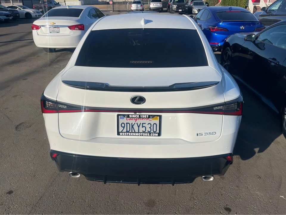 2022 Lexus IS 3rd Gen - Image 5 of 12