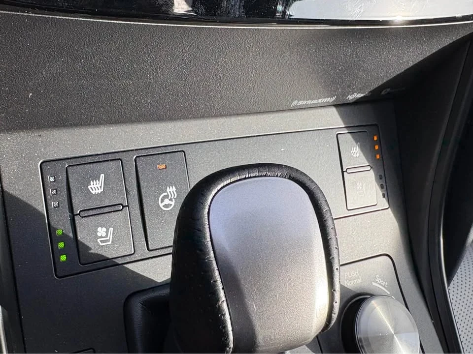 2022 Lexus IS 3rd Gen - Image 15 of 18