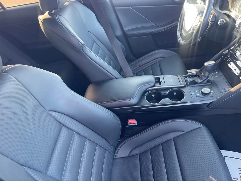 2022 Lexus IS 3rd Gen - Image 7 of 12
