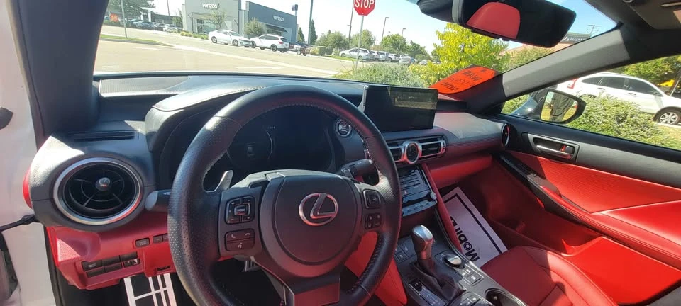 2022 Lexus IS 3rd Gen - Image 5 of 10