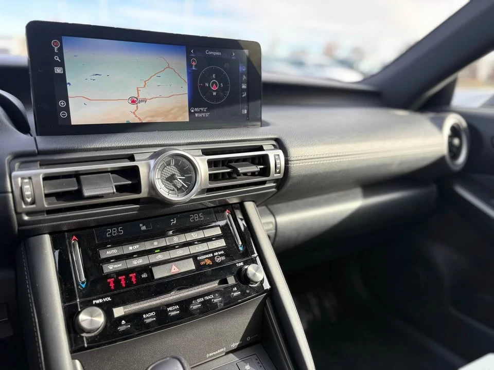 2022 Lexus IS 3rd Gen - Image 11 of 18