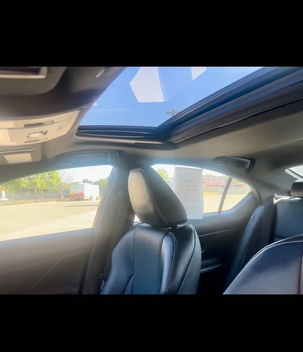 2022 Lexus IS 3rd Gen - Image 5 of 8