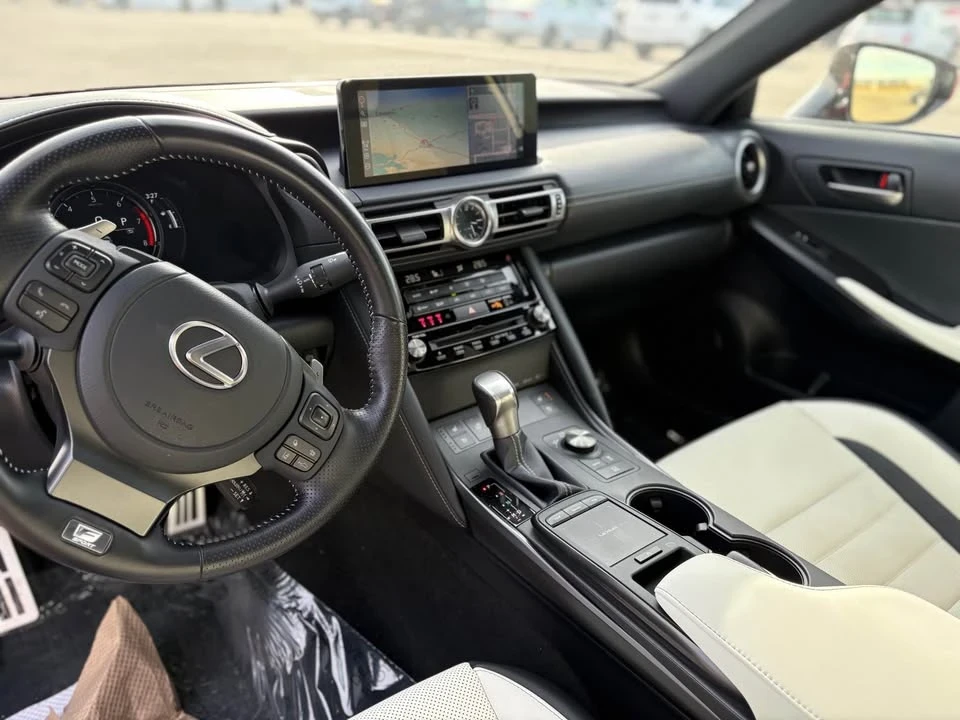 2022 Lexus IS 3rd Gen - Image 9 of 18