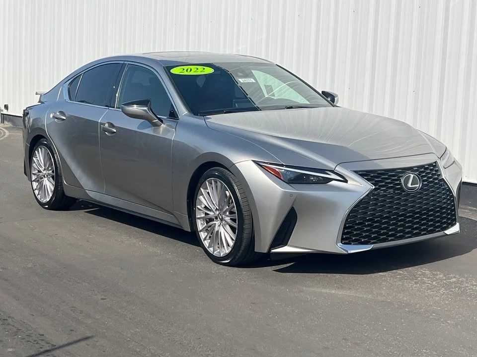 2022 Lexus IS 3rd Gen - Image 8 of 9