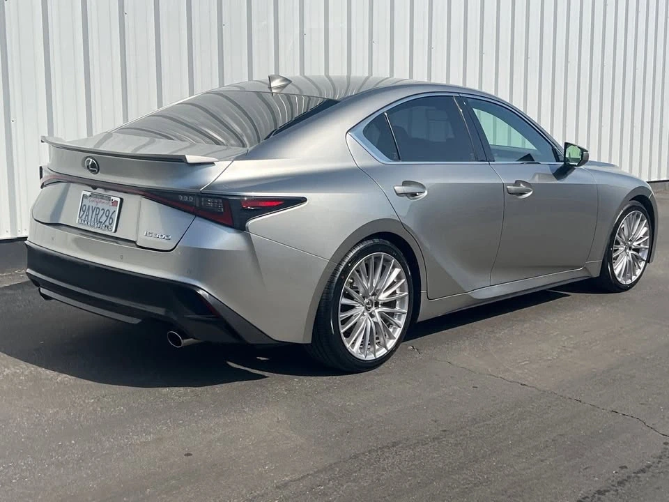 2022 Lexus IS 3rd Gen - Image 6 of 9