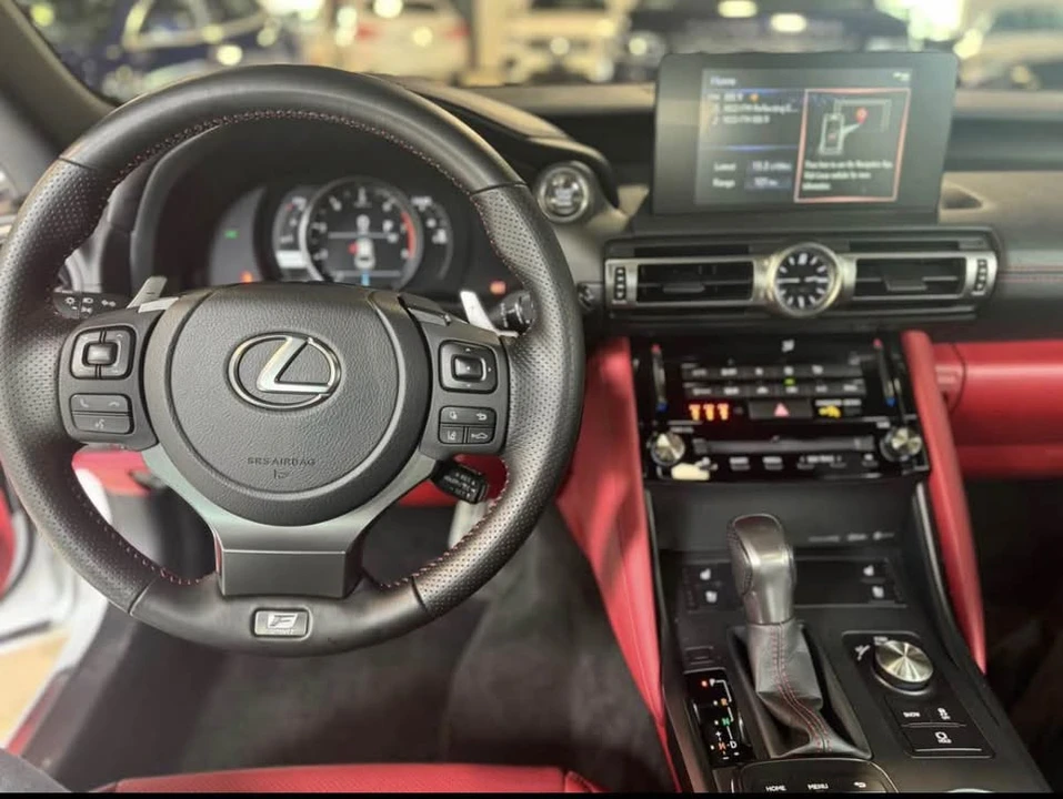 2022 Lexus IS 3rd Gen - Image 7 of 10