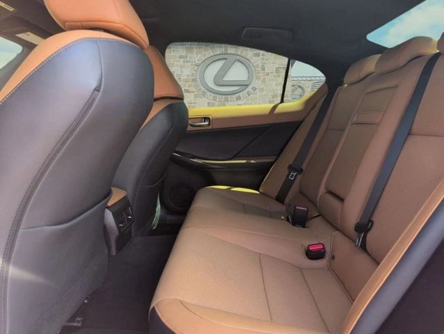 2022 Lexus IS 3rd Gen - Image 6 of 7