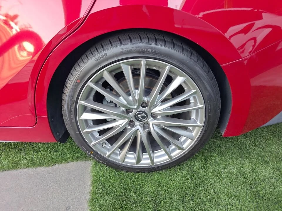 2022 Lexus IS 3rd Gen - Image 15 of 20
