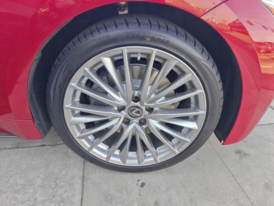2022 Lexus IS 3rd Gen - Image 17 of 20