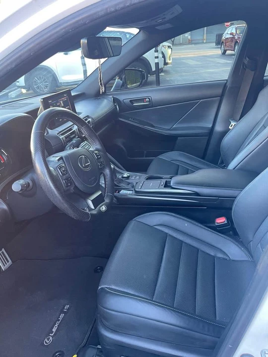 2022 Lexus IS 3rd Gen - Image 6 of 11