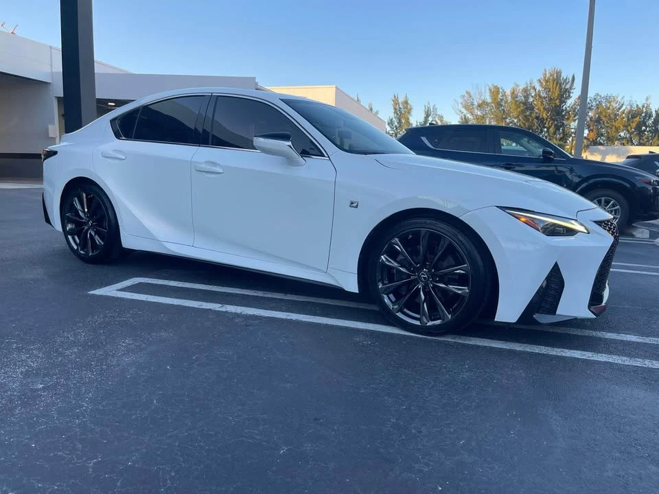 2022 Lexus IS 3rd Gen - Image 9 of 11