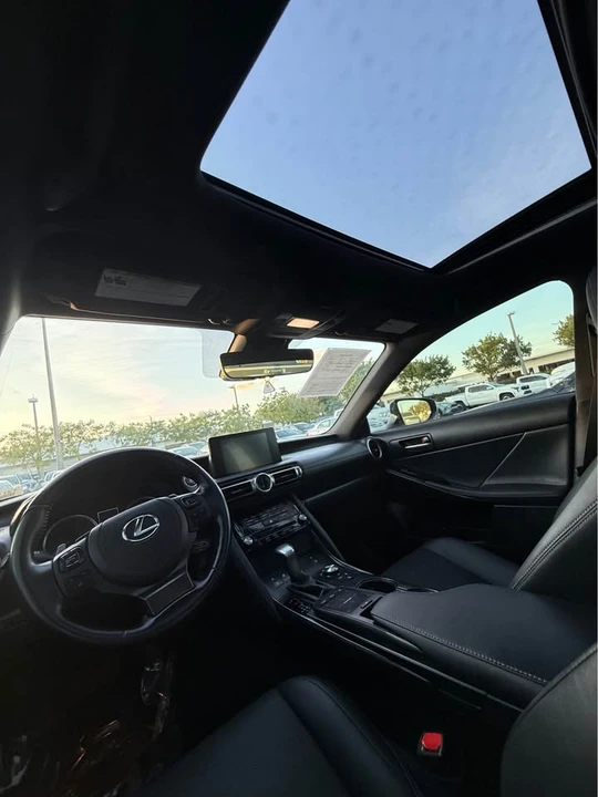 2022 Lexus IS 3rd Gen - Image 6 of 8