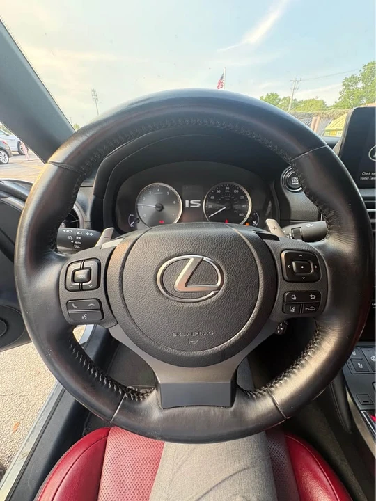 2022 Lexus IS 3rd Gen - Image 7 of 9