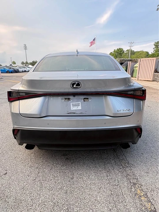 2022 Lexus IS 3rd Gen - Image 5 of 9