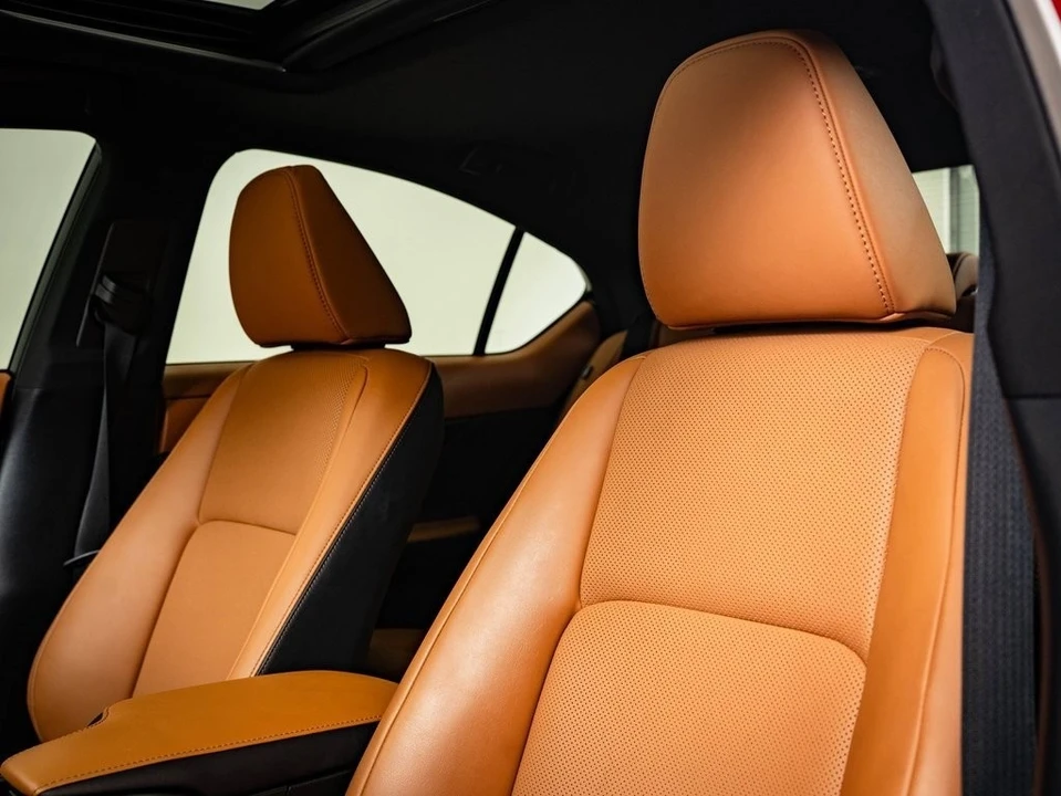 2022 Lexus IS 3rd Gen - Image 20 of 21