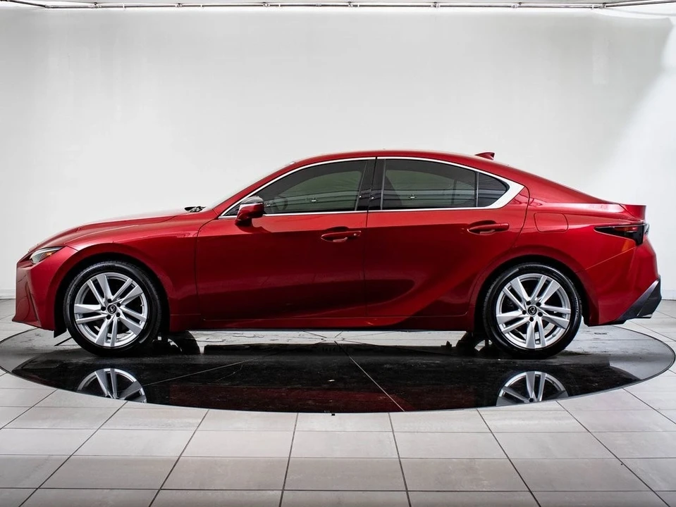 2022 Lexus IS 3rd Gen - Image 12 of 21