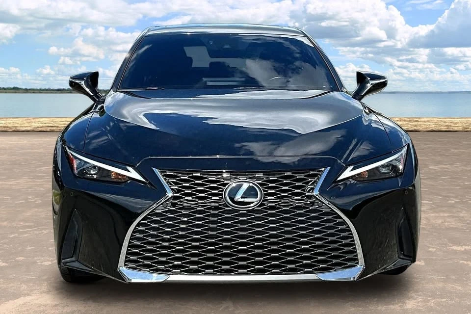 2022 Lexus IS 3rd Gen - Image 2 of 5