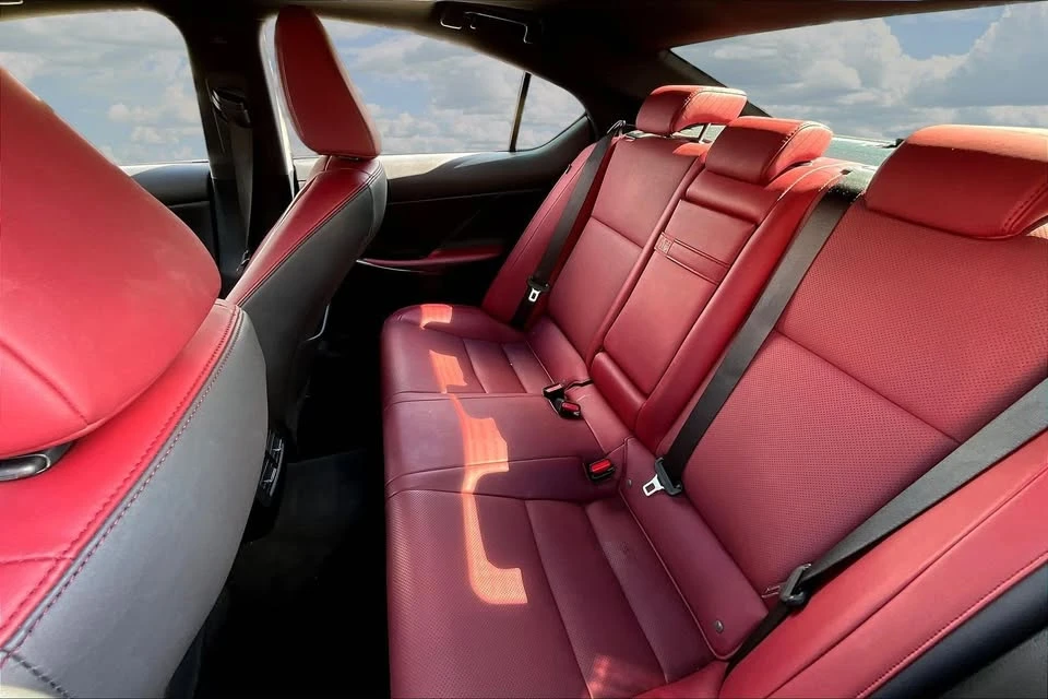 2022 Lexus IS 3rd Gen - Image 4 of 5
