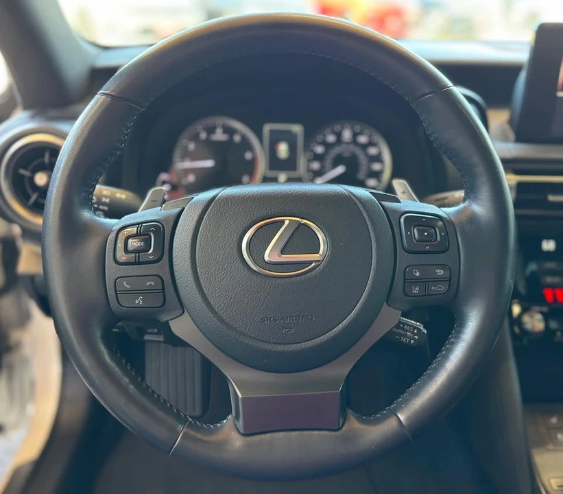 2022 Lexus IS 3rd Gen - Image 4 of 5