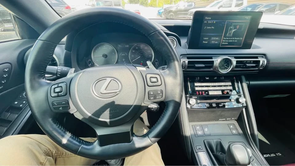 2022 Lexus IS 3rd Gen - Image 9 of 13