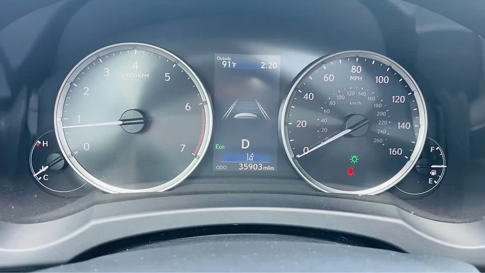 2022 Lexus IS 3rd Gen - Image 10 of 13