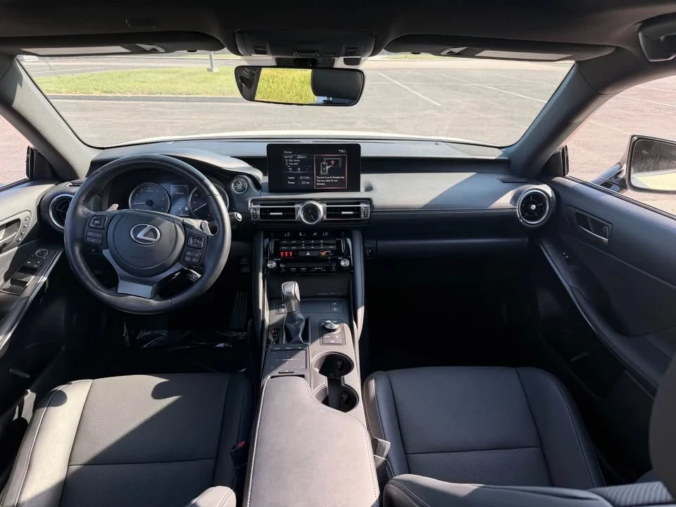2022 Lexus IS 3rd Gen - Image 9 of 15