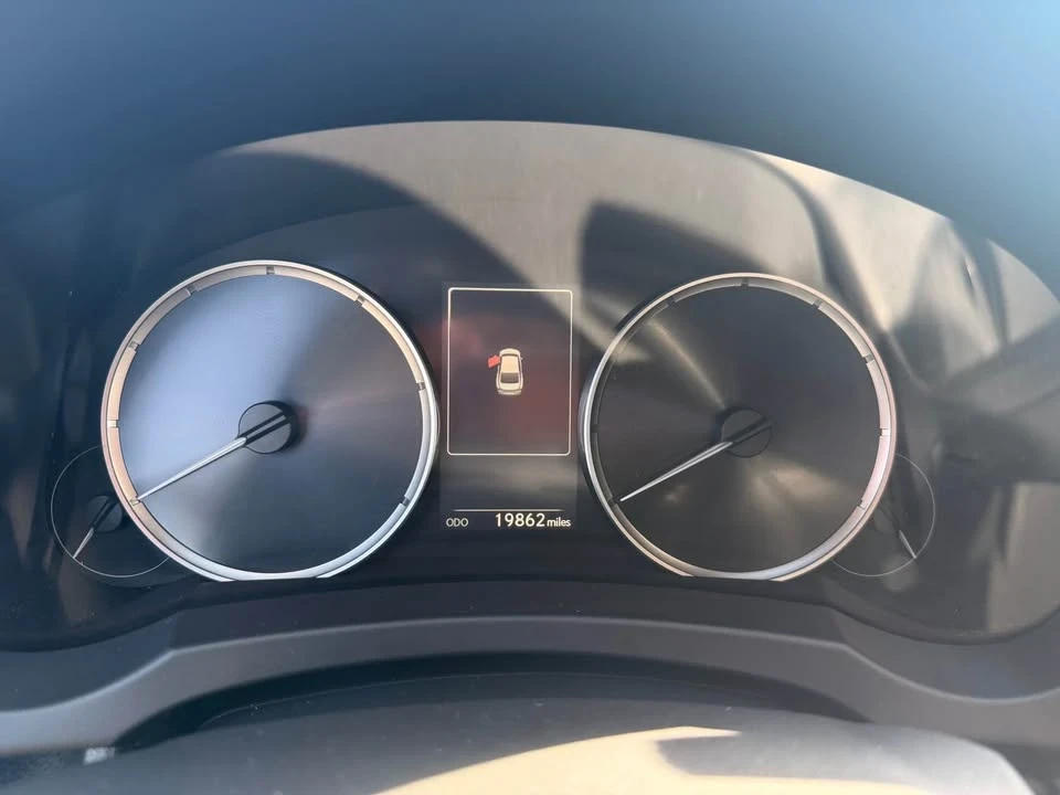 2022 Lexus IS 3rd Gen - Image 12 of 15