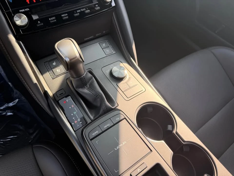 2022 Lexus IS 3rd Gen - Image 14 of 15