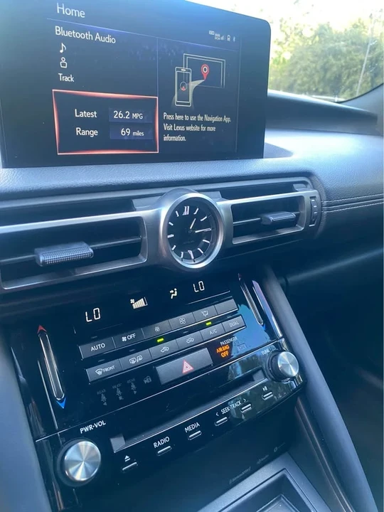 2022 Lexus IS 3rd Gen - Image 8 of 13