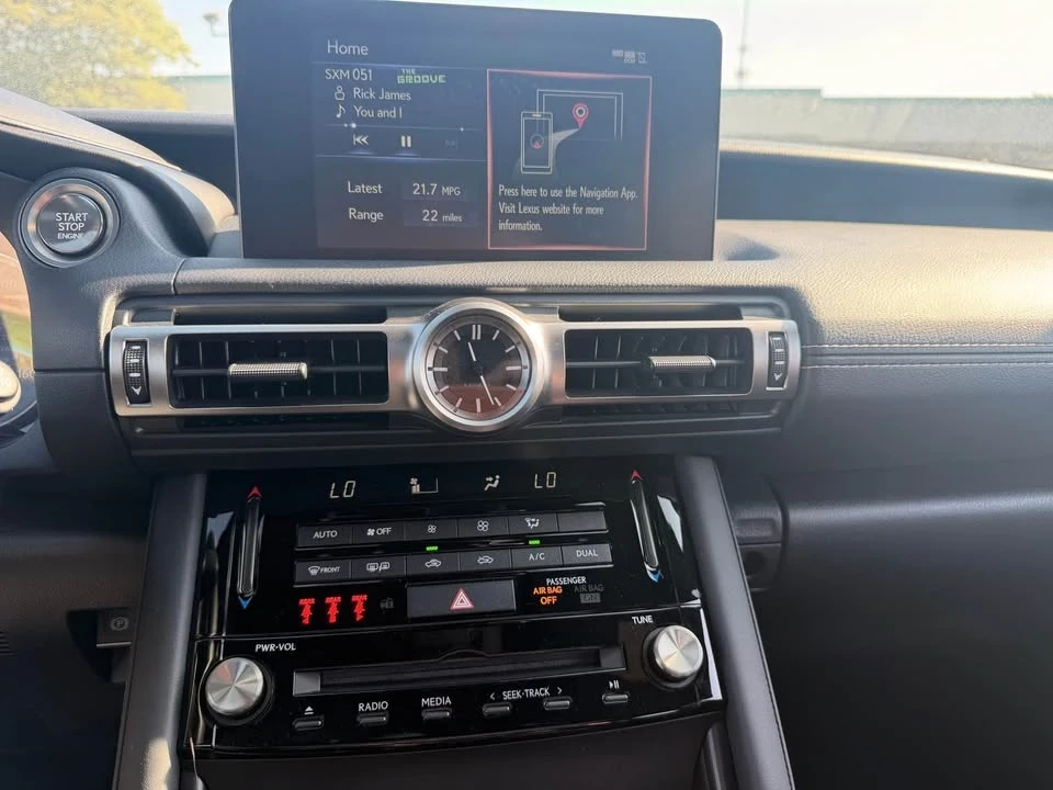 2022 Lexus IS 3rd Gen - Image 13 of 15