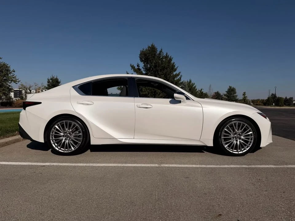 2022 Lexus IS 3rd Gen - Image 4 of 15